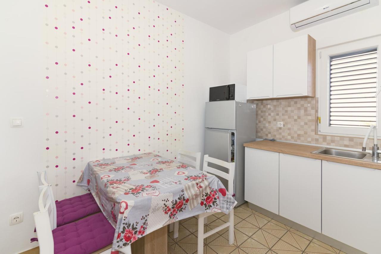 Apartments Starine Beach Pirovac Εξωτερικό φωτογραφία